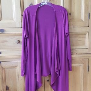 Soft BOMBOM purple flowy top.